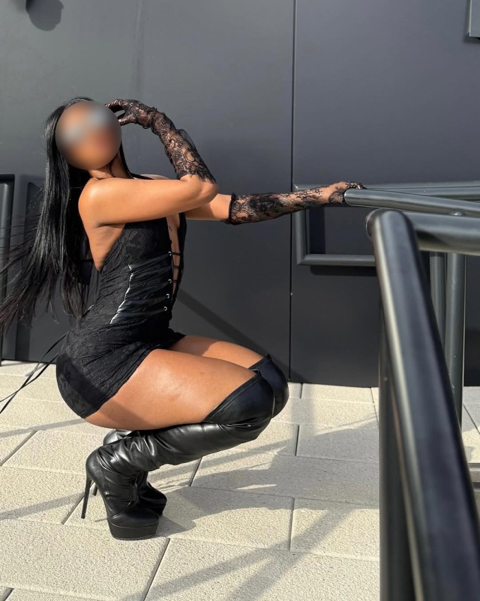 GINA MORENA .. LLENITA DE AMOR Y ABRAZOS PARA TI