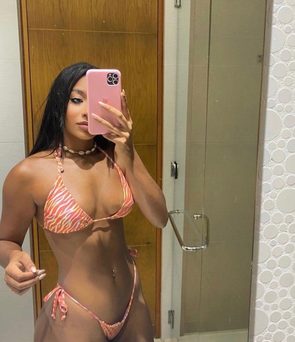 Vanessa Hermosa morena super cachonda SALIDA HOTELES Y DOMICILIO