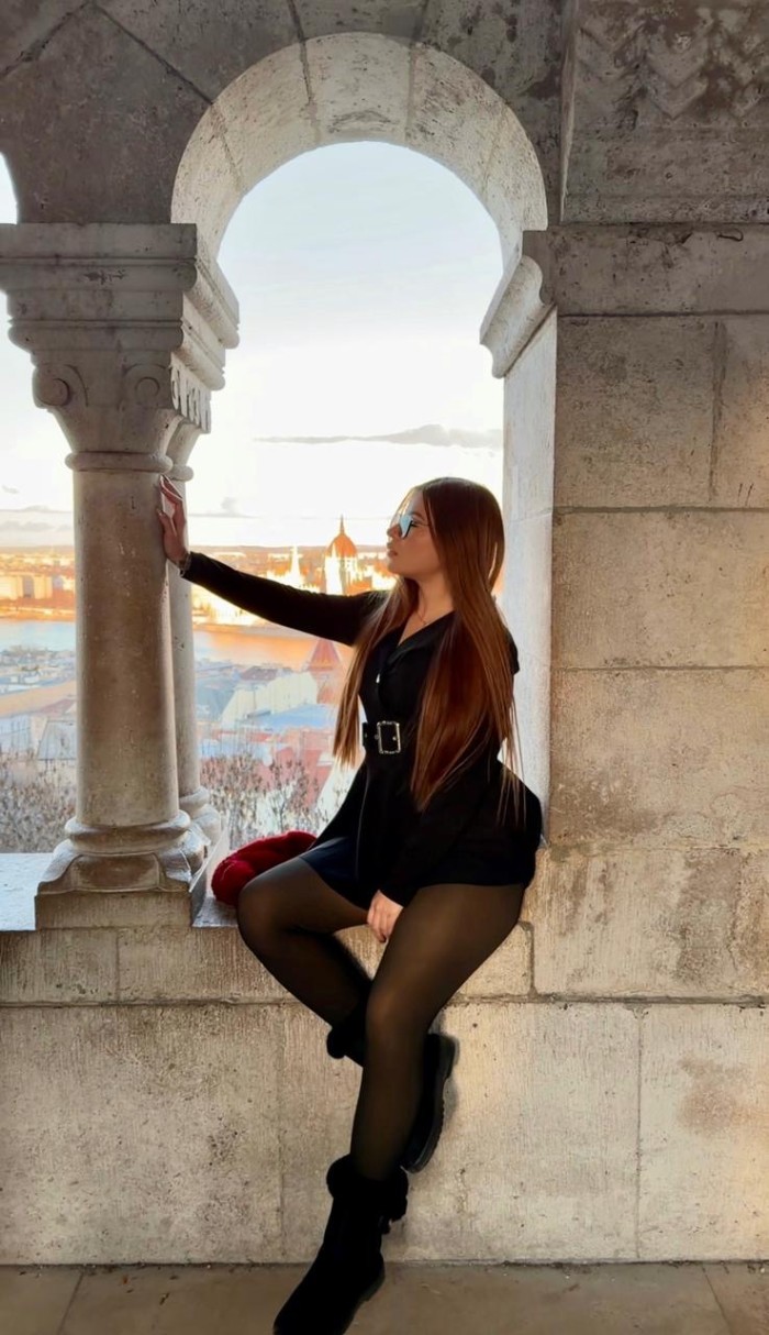 Colombiana jovencita muy caliente y atractiva