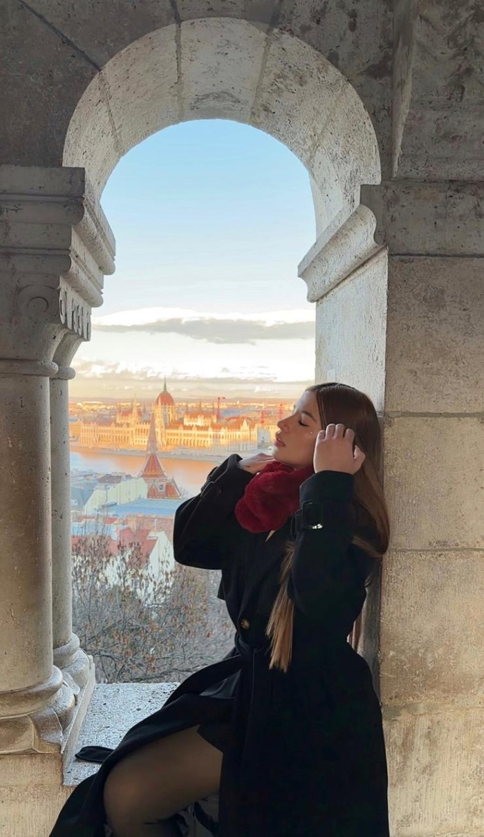 Colombiana jovencita muy caliente y atractiva