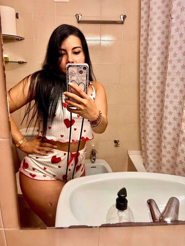 GABY BELLA Y ENCANTADORA COLOMBIANA 24HS