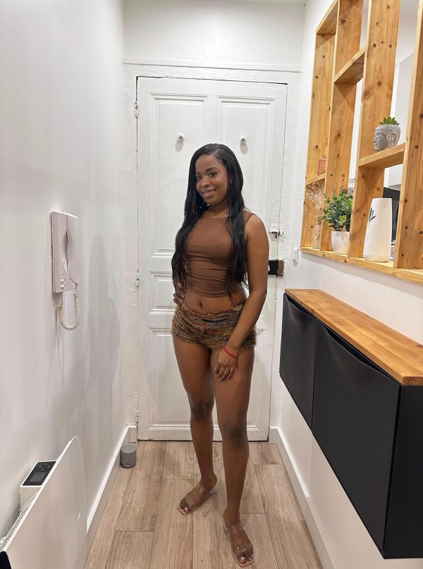 Novedad. Está morena Rica y traviesa solo para Ti