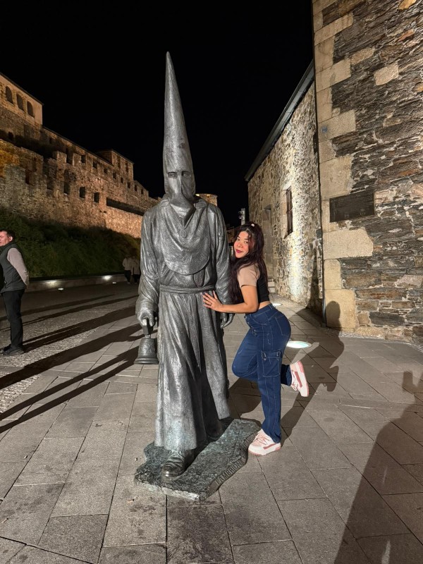 PRIMERA VEZ EN PONFERRADA, 685604716