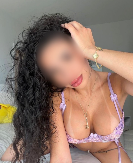 EN LAS CANTERAS BOMBON LATINO EXPERTA EN DAR PLACE