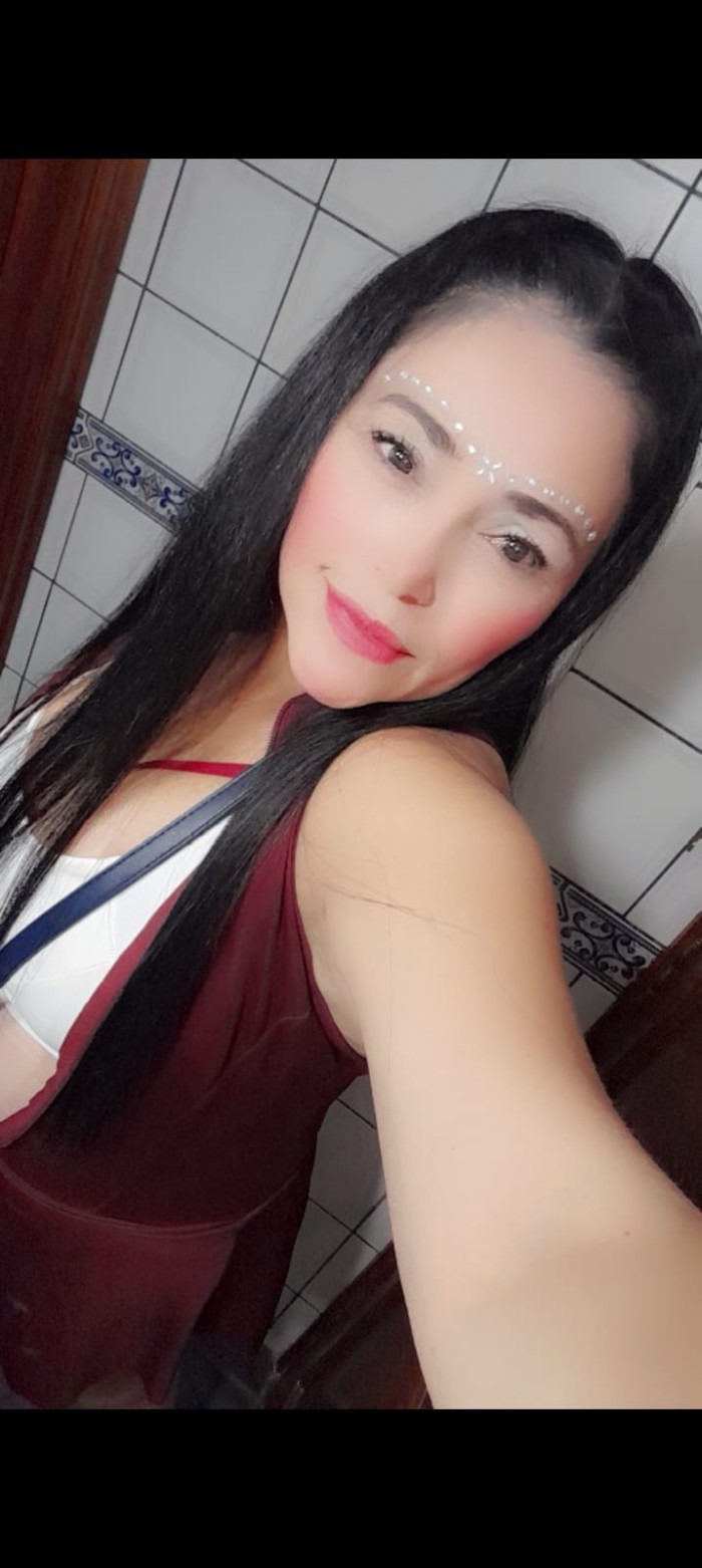 Venezolana reina de la mamadas ago de todo