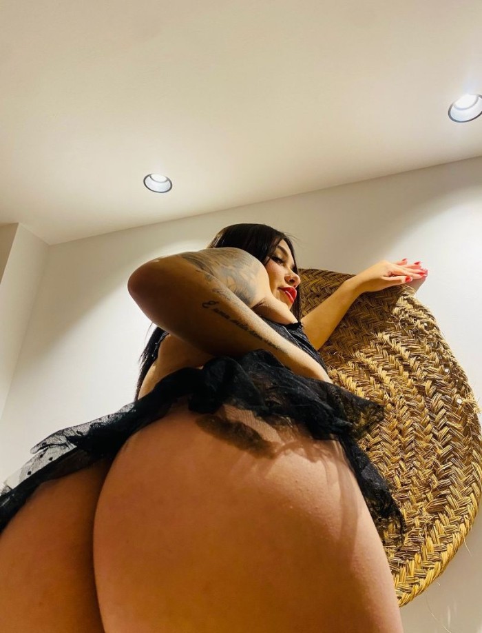 LA CHICA QUE NECESITAS