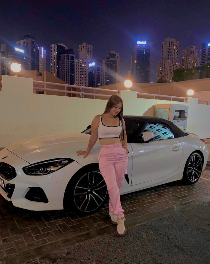 GUARRA Y DELICIOSA CON GANAS DE FOLLAR