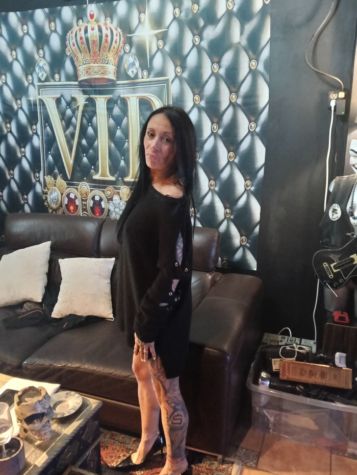 Nuria una chica española sexi una locura de mujer