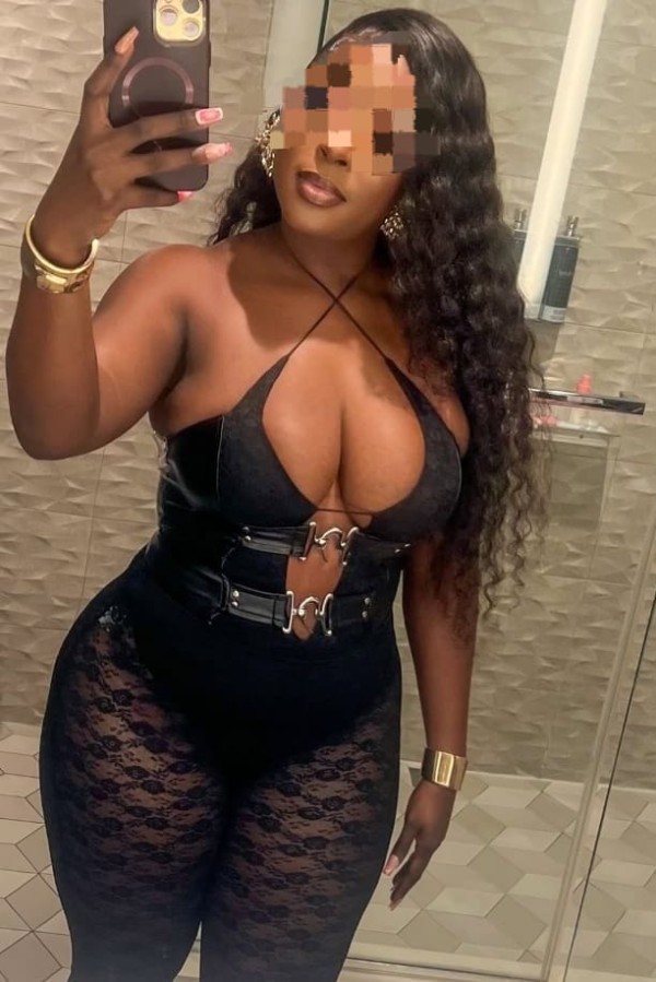 CULONA Y VICIOSA LA MULATA QUE TE LA CHUPA ENTERA