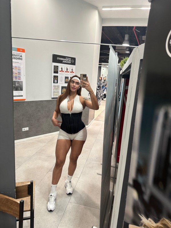 latina caleña -san Blas canillejas