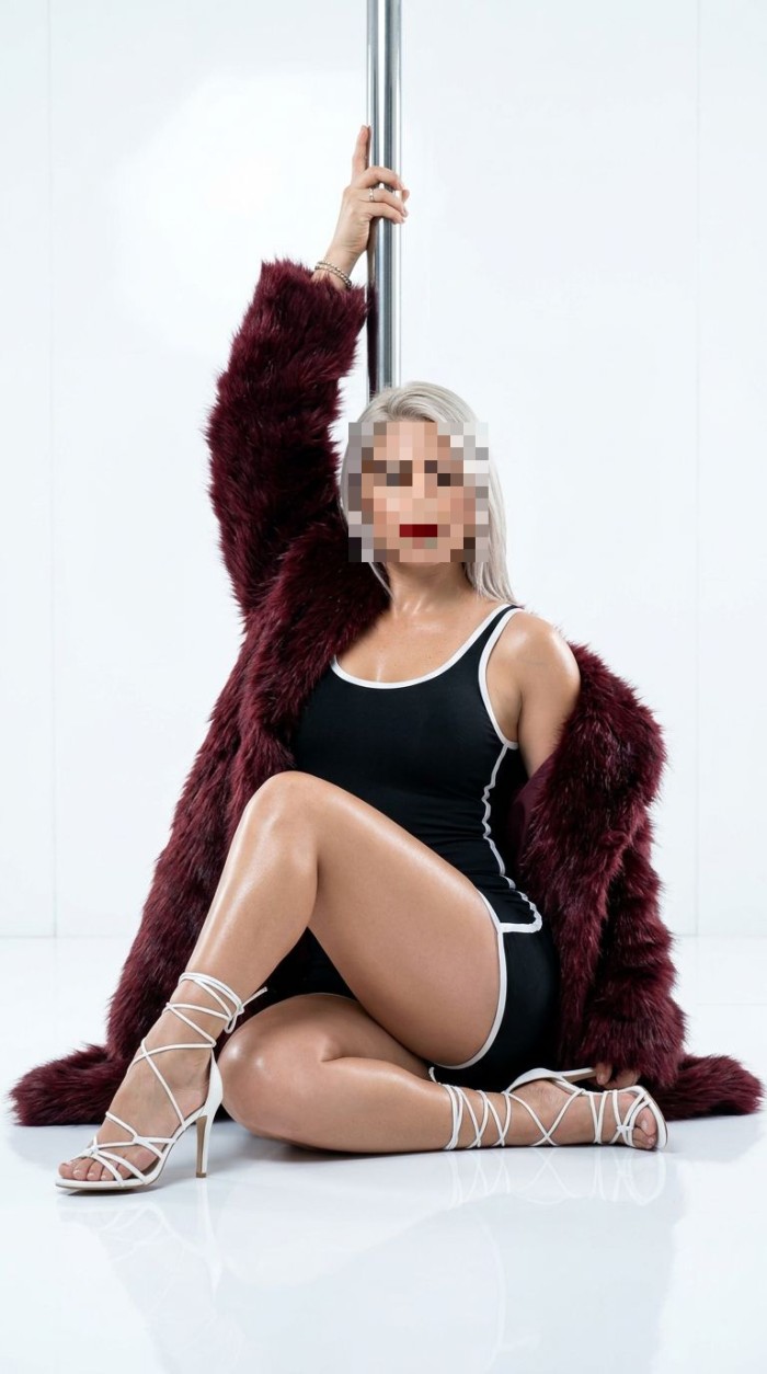 NOVEDAD JOVENCITA MUY CALIENTE 24HS SALIDAS