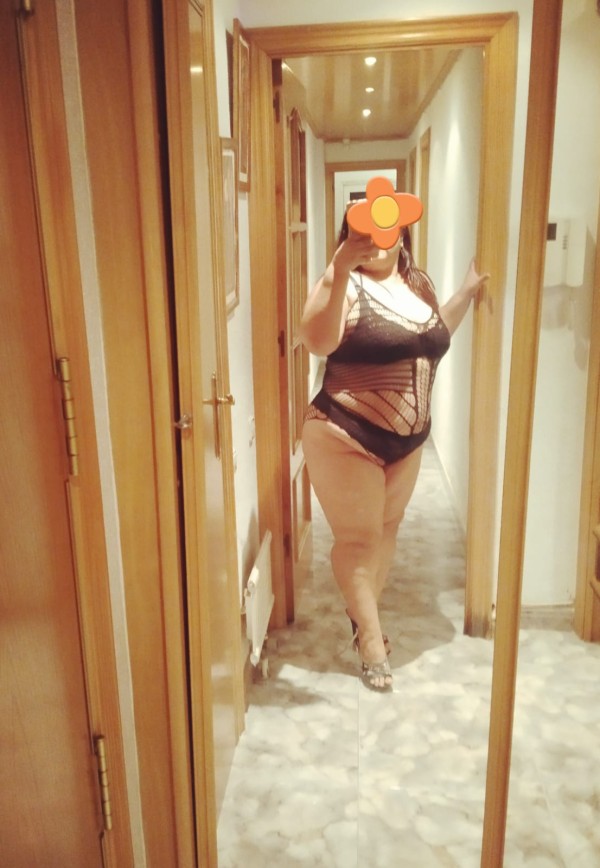 CULONA CURVI  40 ROSAS   SANTS   ME GUSTA LOS FETICHES