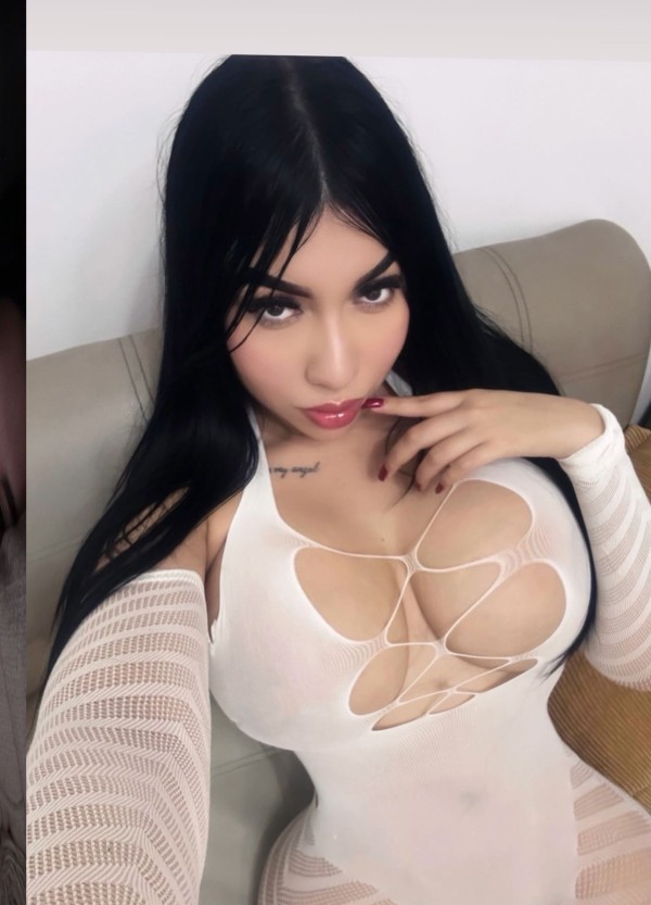 Venezolana Valentina super guarra de fiesta