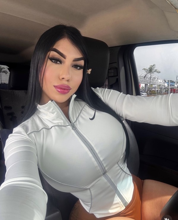 Venezolana Valentina super guarra de fiesta