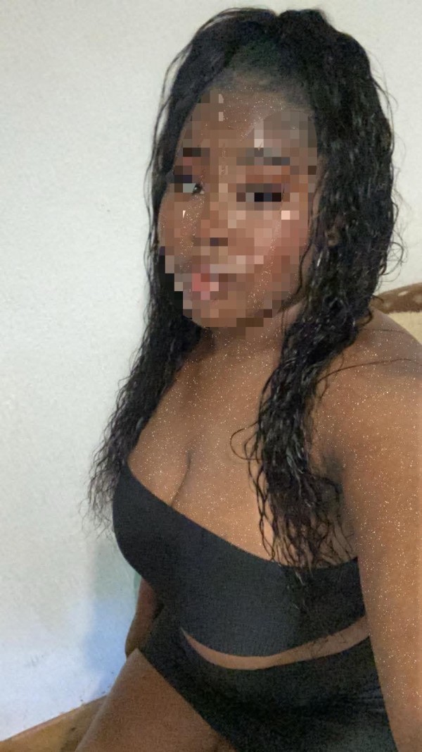 Chica latina muy ardiente nueva en la ciudad por pocos días