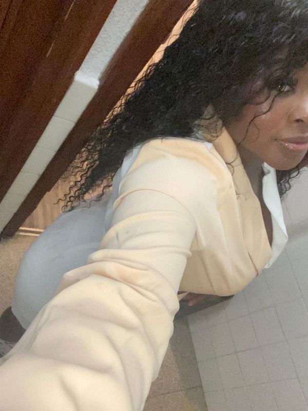 Chica latina muy ardiente nueva en la ciudad por pocos días
