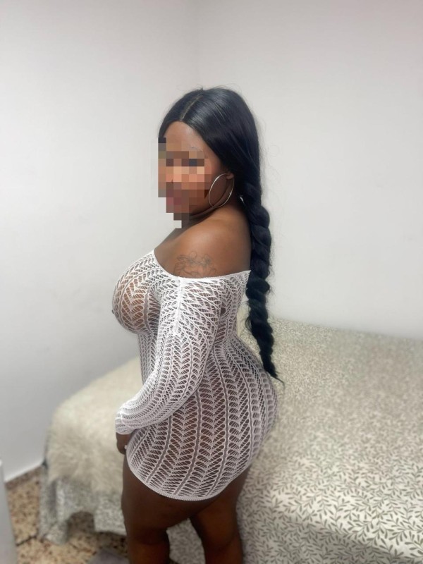 Chica latina muy ardiente nueva en la ciudad por pocos días