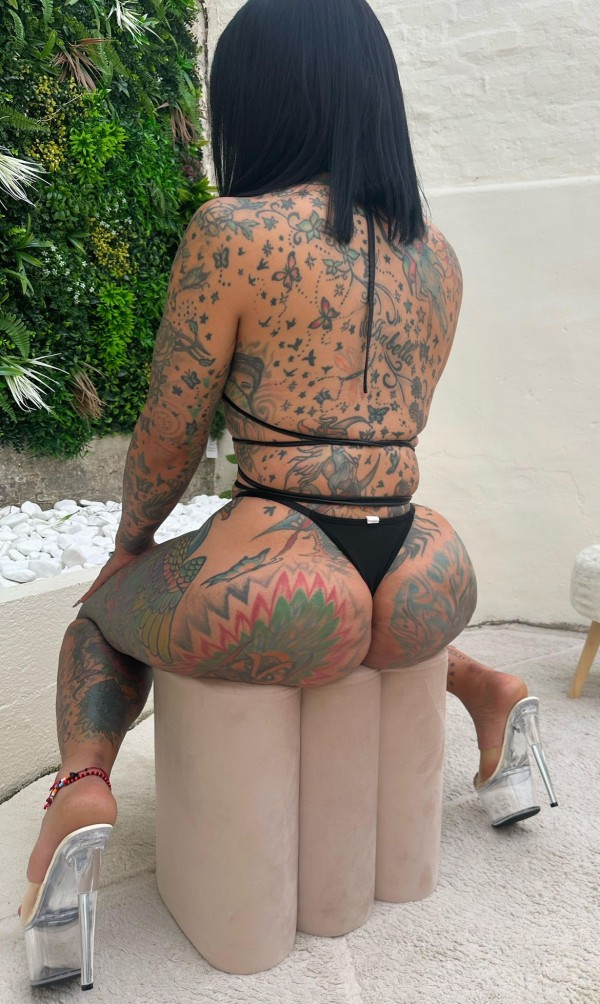 LA CHICA TRANS QUE SIEMPRE SOÑASTE DISFRUTAR