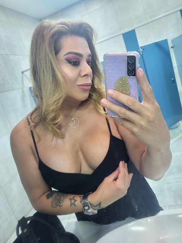 CHICA TRANS VIOLETA FERRER!  EL ARTE DEL PLACER EN FUENGIROL MANOS DE SEDA