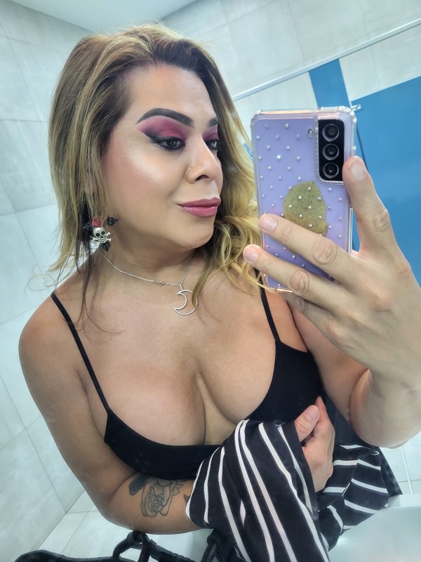 CHICA TRANS VIOLETA FERRER!  EL ARTE DEL PLACER EN FUENGIROL MANOS DE SEDA