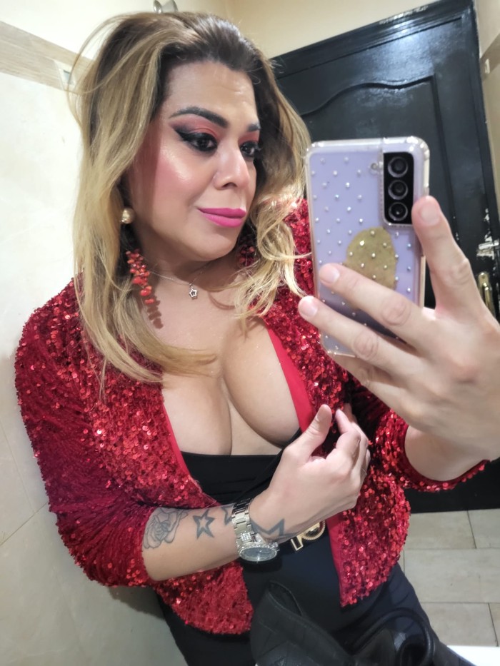 CHICA TRANS VIOLETA FERRER!  EL ARTE DEL PLACER EN FUENGIROL MANOS DE SEDA
