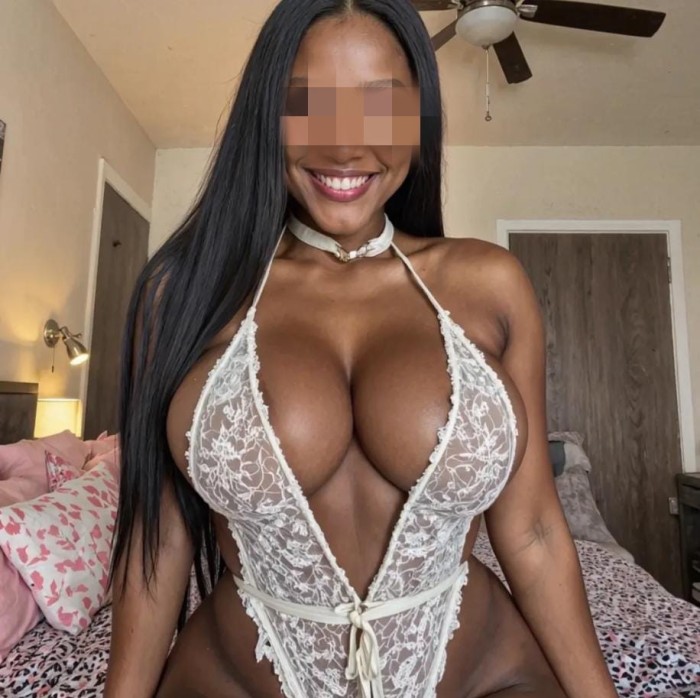 Colombiana bombon con curvas pronunciadas