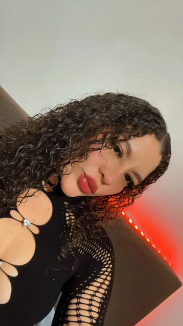 ANTONELLA 632112064 LATINA CON SUPER TETAS PARA CHUPAR