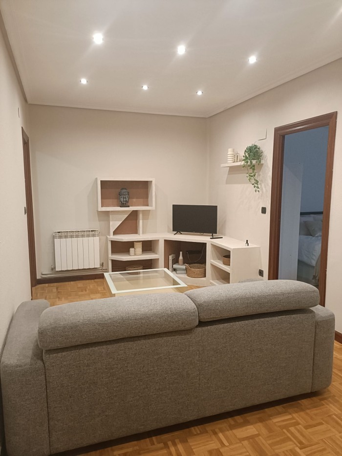 SE ALQUILA HABITACION EN PISO EXCLUSIVO VITORIA