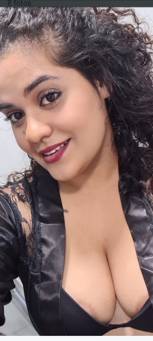 Encantadora, cariñosa, deseosa de sexo y pasión