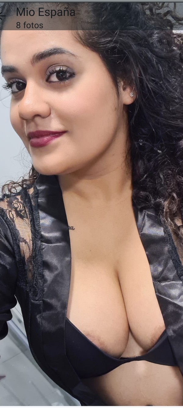 Encantadora,  cariñosa, deseosa de sexo y pasión