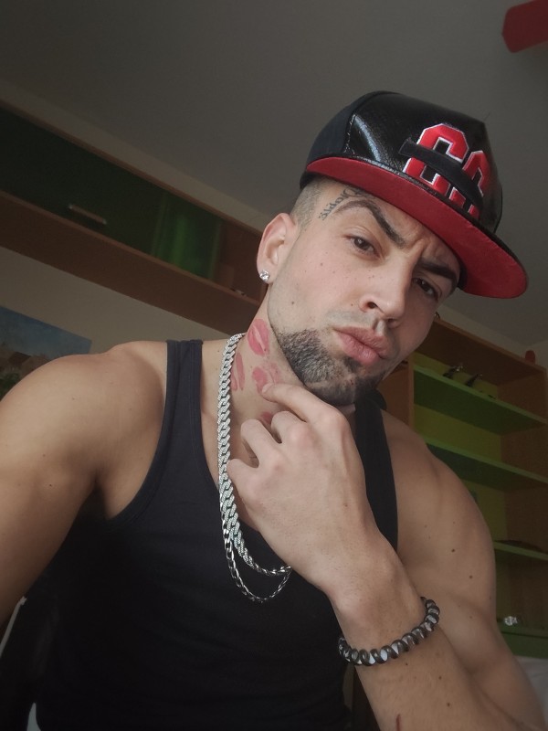 Solo chicas,calla y chupa