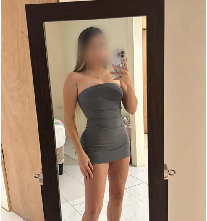 Jovencita brasileña cachonda en Santander