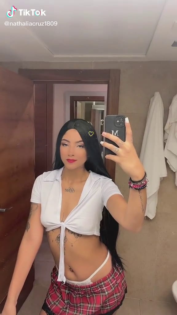 NATHY 19 AÑITOS COLOMBIANA FIESTERA SALIDAS