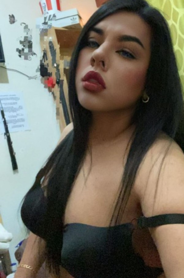 Naty Reina de la garganta profunda y beso negro ensalivado