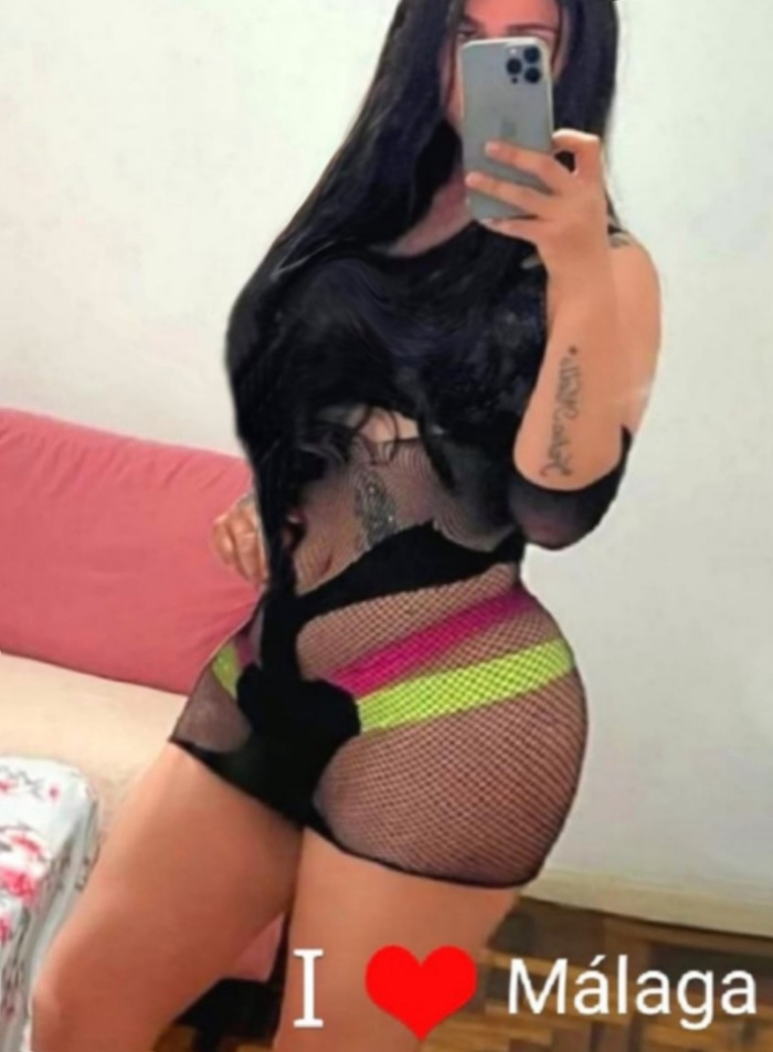Tranny Claudia exótica morenaza alta 1.80