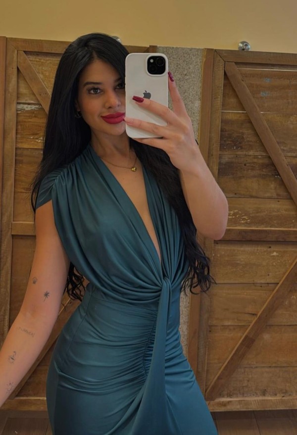 GUAPÍSIMA INDEPENDIENTE CACHONDA EN TORRIJOS
