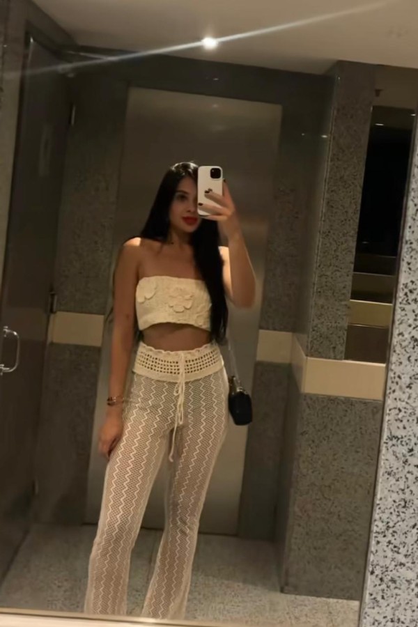 GUAPÍSIMA INDEPENDIENTE CACHONDA EN TORRIJOS
