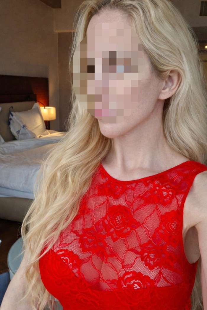 Chica muy guapa, tipazo, excelente trato