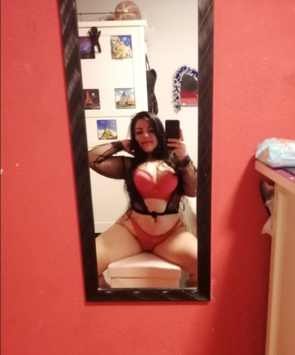 GORDITA HERMOSA LATINA FIESTREA