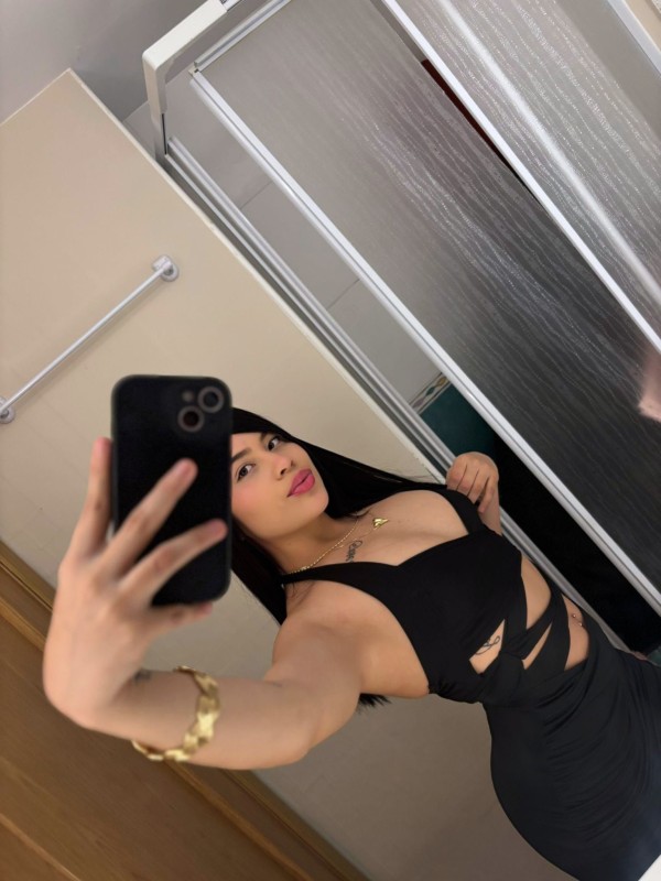 ALESKA  HERMOSA  Y CAÑERA CERCA DE TI