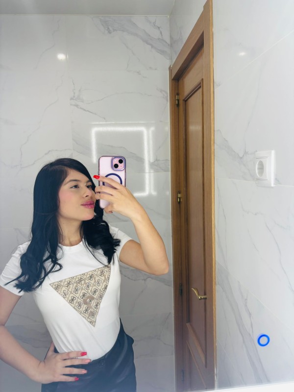 ALESKA  HERMOSA  Y CAÑERA CERCA DE TI