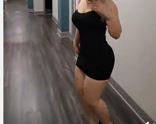 Cuarentona tetona muy completa