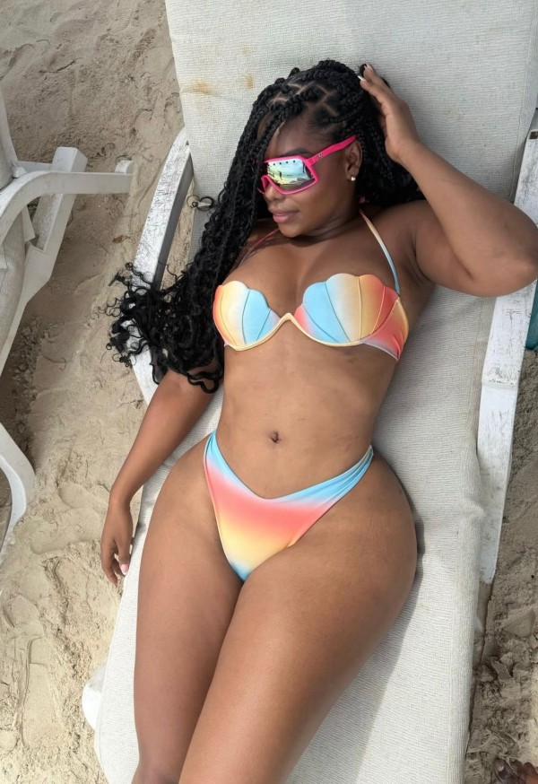 IRINA COLOMBIANA CALIENTE Y CACHONDA