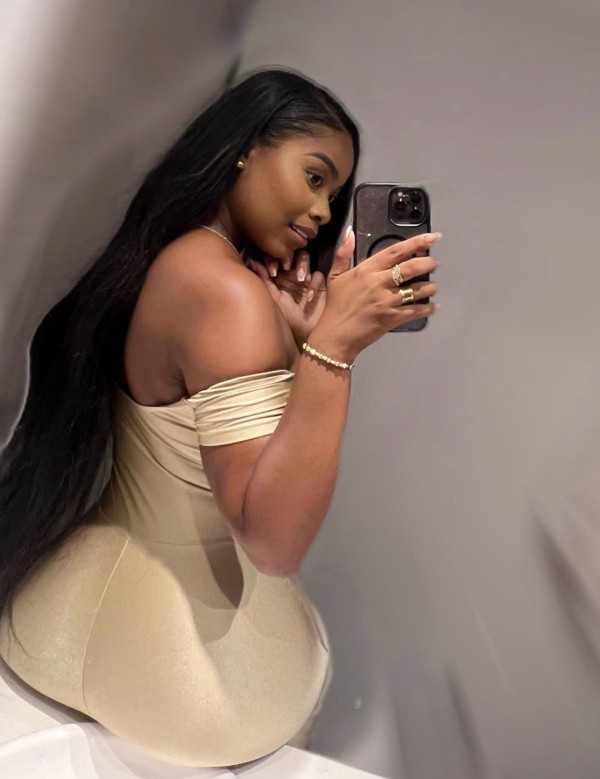 IRINA COLOMBIANA CALIENTE Y CACHONDA