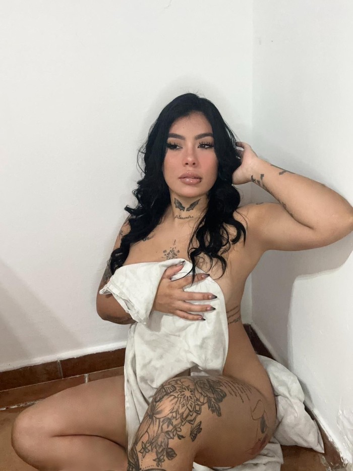 ANTOJATE DE MI CUERPO ME COMERAS DURO