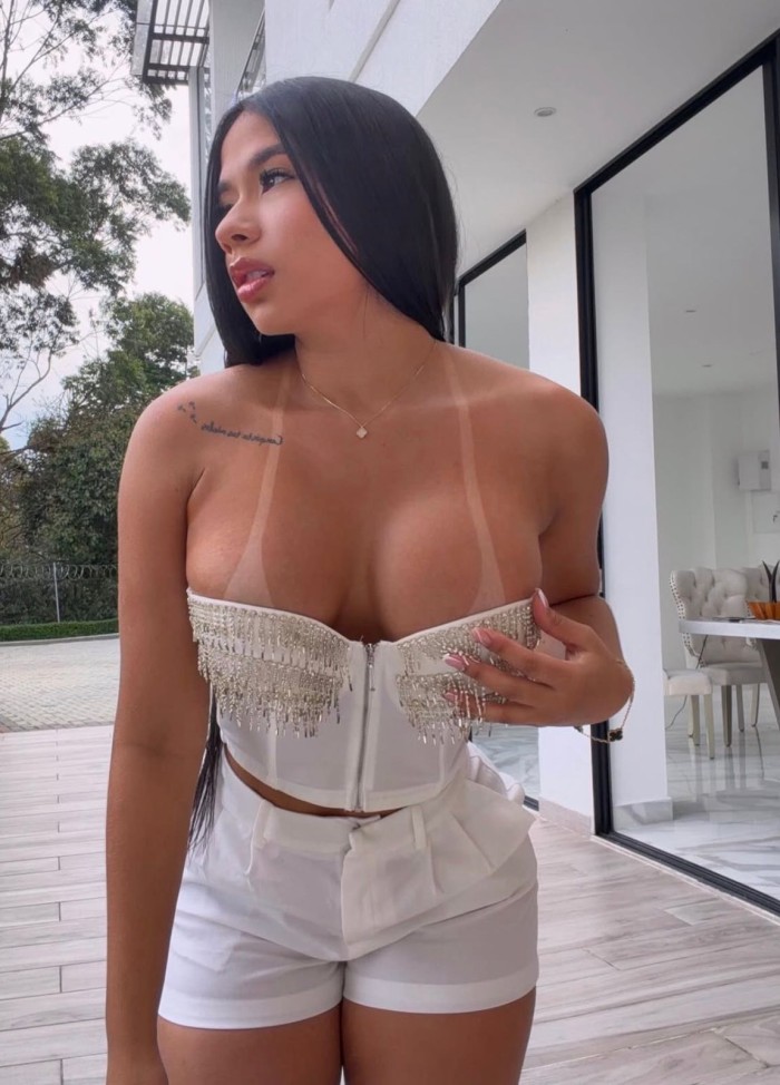 Cariñosa , divertida y muy juguetona