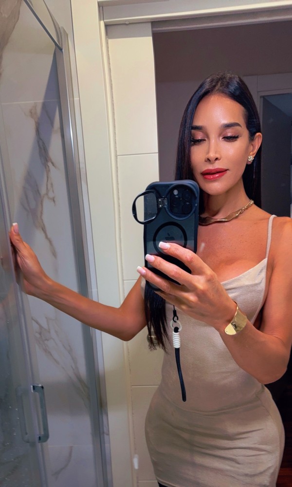 trans isabella kloster morena de cuerpo escultural