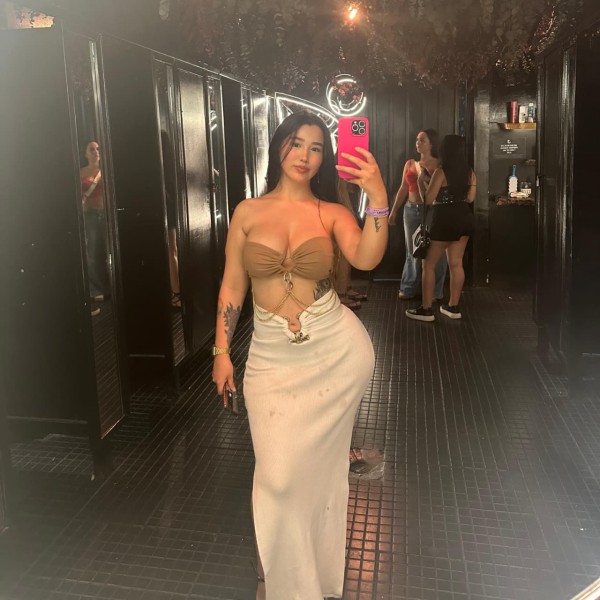 ALICE 663998212, NUEVA EN LA ZONA, CACHONDA DISPONIBLE Y FIESTERA