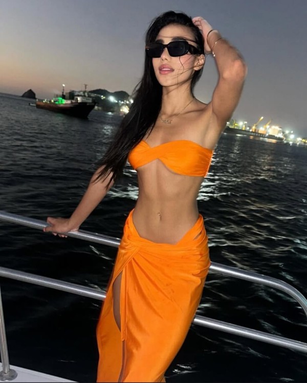 EXQUISITA JOVENCITA LATINA VICIOSA Y ATREVIDA. ¡NOVEDAD!