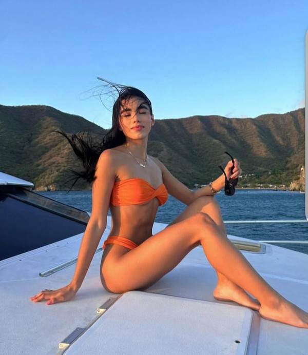 EXQUISITA JOVENCITA LATINA VICIOSA Y ATREVIDA. ¡NOVEDAD!